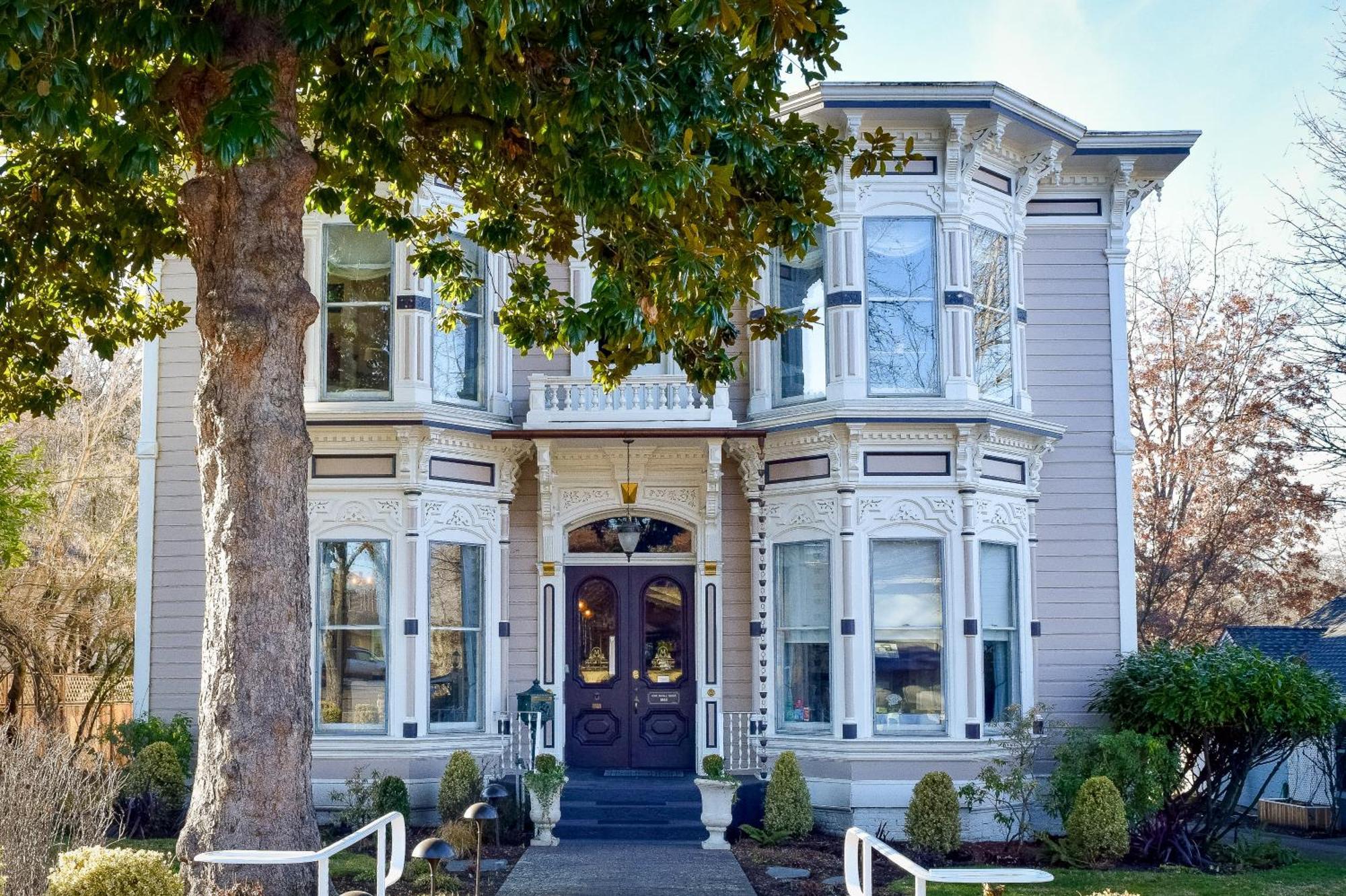 Mccall House Boutique Hotel Ashland Exteriör bild